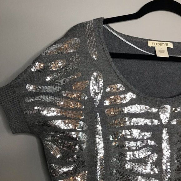 ARDEN B Sequin front gray short sleeve sweater top size Small - Picture 6 of 9